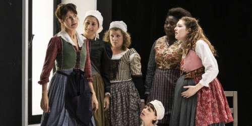 Théâtre : « Le Firmament », le huis clos haletant de douze femmes en colère