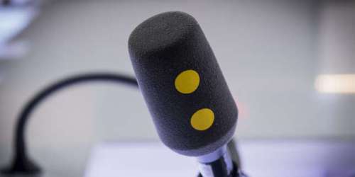 La radio n’en finit pas de perdre des auditeurs, mais les antennes de Radio France progressent
