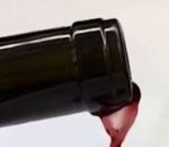Un biophysicien invente une bouteille de vin qui ne goutte pas