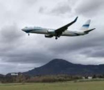 Un Boeing 737 doit remettre les gaz pendant un atterrissage par vent de travers (Autriche)