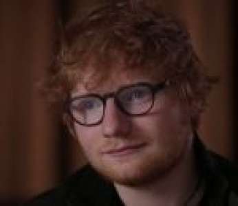 Pour Sept à Huit, les cheveux roux d'Ed Sheeran ont été un handicap