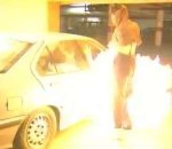 Une voiture équipée d'un lance-flammes pour lutter contre le carjacking (Afrique du Sud)