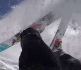 Équipé d'une caméra, un skieur est emporté dans une avalanche (États-Unis)