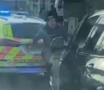 Une policière écrasée entre deux voitures de police à Londres