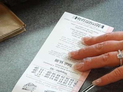 Un homme perd son billet de loterie gagnant — et le retrouve une heure plus tard