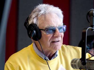 Âgé de 82 ans, Gilles Proulx fête ses 60 ans de carrière à la radio