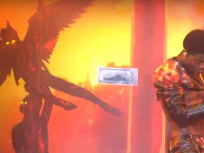 VIDÉO | Lil Nas X déchire son pantalon en direct à la télévision