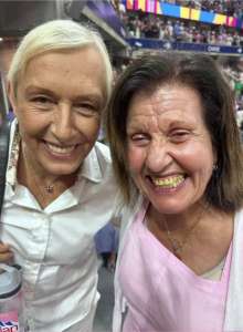 Hoda Kotb partage des photos de l’US Open aux côtés de sa mère, Al Roker et de sa femme, Deborah