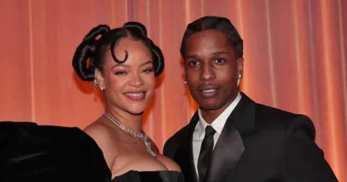 A$AP Rocky applaudit sa petite amie Rihanna pendant le spectacle de la mi-temps du Super Bowl