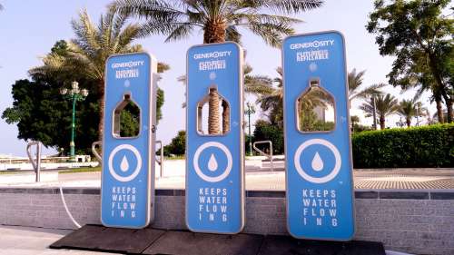 Justin Bieber lance la société d’eau claire Generosity Water lors de la Coupe du monde au Qatar