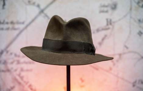Le chapeau d’Indiana Jones et un droïde de «Star Wars» aux enchères à Los Angeles