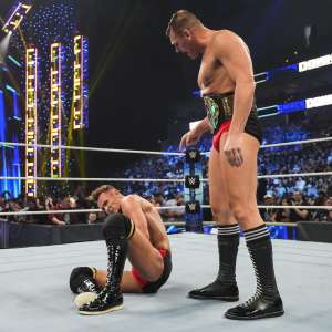 Résultats WWE SmackDown, notes: Paul Heyman avertit Roman Reigns à son retour