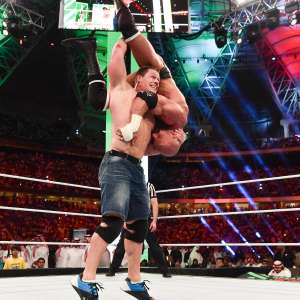 John Cena retient ses larmes alors qu’il parle de sa retraite à la WWE