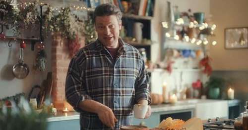 Le sandwich de Noël « infernal » de Jamie Oliver fait tourner l’estomac des téléspectateurs