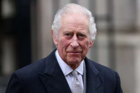 Une star de la télévision choisit les monarchies avant de découvrir son lien avec le roi Charles