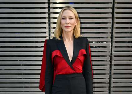 Cate Blanchett a soutenu Sarah Burton lors de la présentation de sa dernière collection chez McQueen and What Else le 2 octobre 2023
