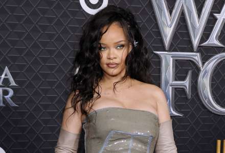 Beaucoup ne sont pas satisfaits de la décision déconcertante de Rihanna d’inclure Johnny Depp dans son défilé de mode Savage x Fenty Vol 4
