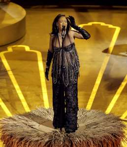 L’Oscar la mieux habillée de Duana en 2023 est Rihanna dans sa tenue de performance
