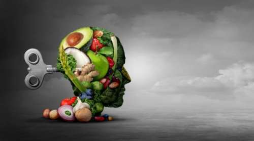 Régime : ces 10 astuces pour gérer ses compulsions alimentaires