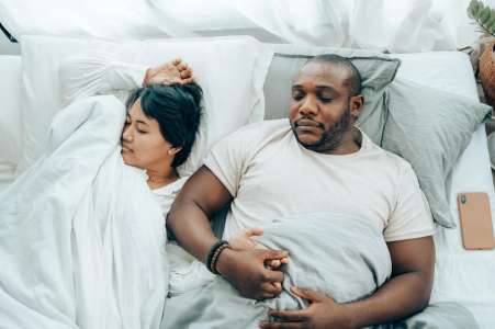 Couples : qu'est-ce-que la tendance du sleep divorce ?