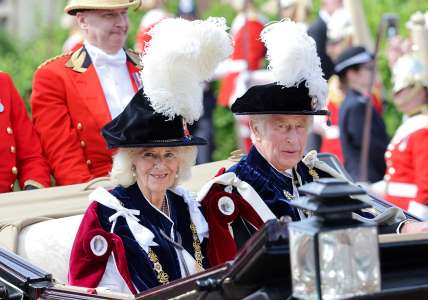 Charles et Camilla : grande première pour le couple, la reine rend un hommage appuyé à Elizabeth II