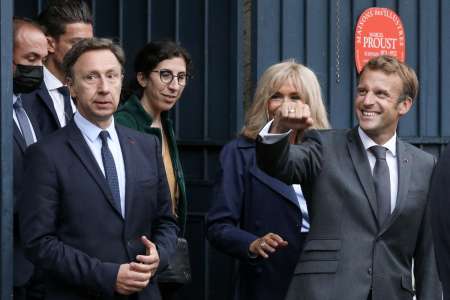 Stéphane Bern : ce jour où il est passé à deux doigts d’écraser Emmanuel Macron avec sa voiture