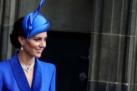 Kate Middleton sublime en bleu ciel : découvrez le prix de sa robe bohème chic pour le match de polo de William