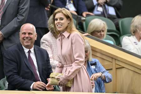 Princesse Beatrice radieuse en rose : découvrez le prix de sa tenue recyclée pour un mariage avec sa petite Sienna