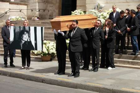 Obsèques de Jane Birkin : ces deux invités méconnus, présents aux pires moments de sa vie, dévastés