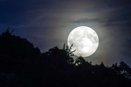 Super Lune du Cerf du 3 juillet : cette influence néfaste sur une partie très importante de votre vie