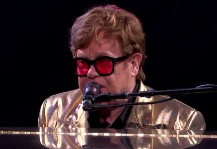 Elton John hospitalisé en urgence : coup dur pour le chanteur dans sa maison française