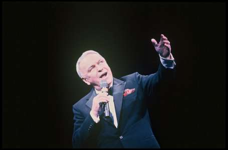 Frank Sinatra : les trois derniers mots du chanteur sur son lit de mort dévoilés