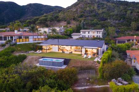 Matthew Perry : découvrez l’intérieur de son incroyable maison de Los Angeles, où il a trouvé la mort
