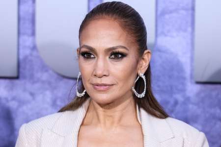 Jennifer Lopez : découvrez l’intérieur de sa spectaculaire villa de Bel-Air vendue à un prix faramineux (Photos)