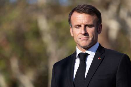Insolite ! Emmanuel Macron chante 