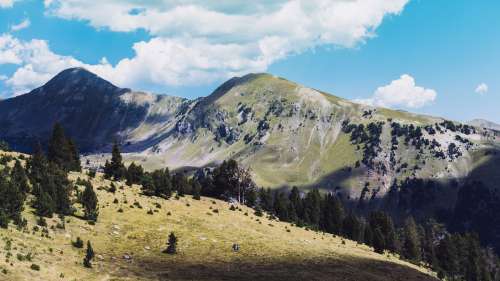 Hautes-Pyrénées : un jeune Belge fait une chute monumentale, ce qui suit relève du miracle