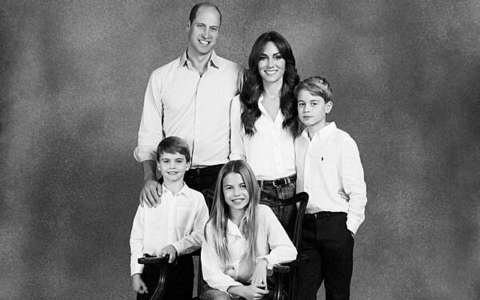 William et Kate : ce détail physique perturbant de leur fils Louis passé inaperçu sur leur carte de Noël