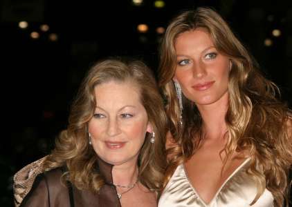 Gisele Bündchen en deuil : le supermodel a perdu sa mère âgée de 75 ans dans de tristes circonstances