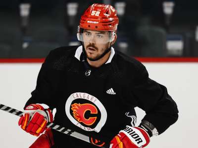 Les Flames signent MacKenzie Weegar pour une prolongation de contrat de huit ans