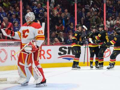 INSTANTANÉS : Les Flames ratent le point avec une défaite en fusillade contre les Canucks