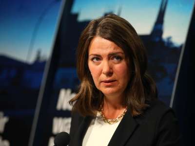 Bell : Danielle Smith prépare une loi sur la souveraineté pour combattre Ottawa