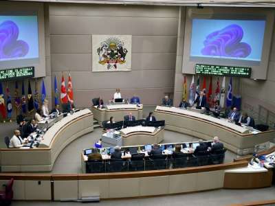 Bell : Hausse d’impôts de 7,8 % du conseil municipal de Calgary et apathie calgarienne — encore une fois