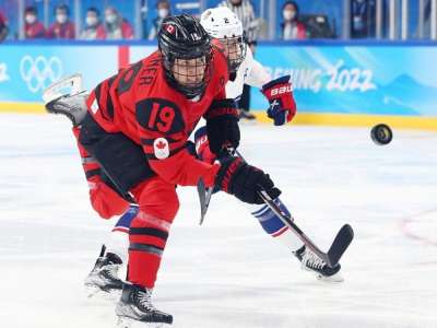 L’équipe de hockey féminin d’Ottawa recrute trois olympiennes