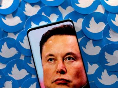 Après l’ultimatum d’Elon Musk, les employés de Twitter commencent à sortir