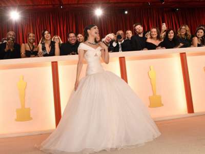 Tapis des Oscars 2023 : Sofia Carson et Fan Bingbing apportent des looks royaux