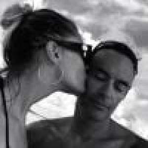 Anthony Delon : Baiser romantique et coucher de soleil avec sa fiancée Sveva