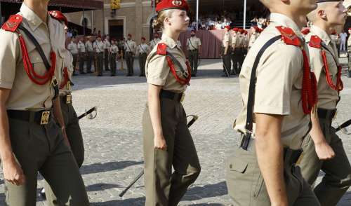 Leonor d'Espagne méconnaissable en tenue militaire pour une cérémonie spéciale