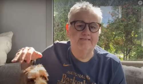 VIDEO Pierre Ménès filmé en train de frapper son chien : les internautes ulcérés, il prend la parole pour répondre aux 