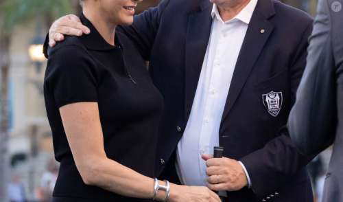 PHOTOS Charlene de Monaco tactile avec le prince Albert, rares gestes d'affection lors d'un évènement public