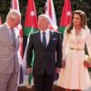 Le prince Charles et Camilla en voyage en Jordanie : c'est la reine Rania qui prend le volant !